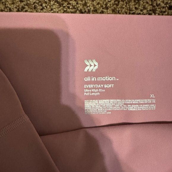 All in Motion Light Pink Women’s Leggings - Picture 2 of 6